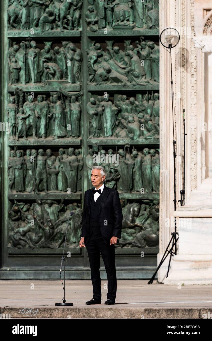 Andrea Bocelli during Andrea Bocelli at the Duomo Cathedral, Duomo Milano, Milano, Italy, 12 Apr 2020 Stock Photo