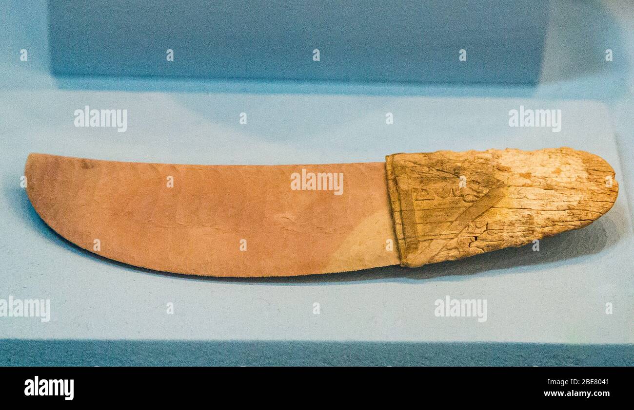 Egypt, Cairo, Egyptian Museum, flint knife with an ivory handle, coming from cemetery U, Umm el Qab, Abydos. Predynastic period. Stock Photo