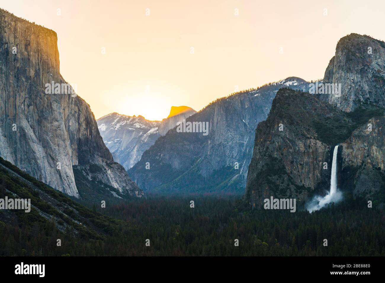 Tunnel view yosemite sunrise hi res stock photography and images Alamy Tunnel view yosemite sunrise hi res stock photography and images Alamy