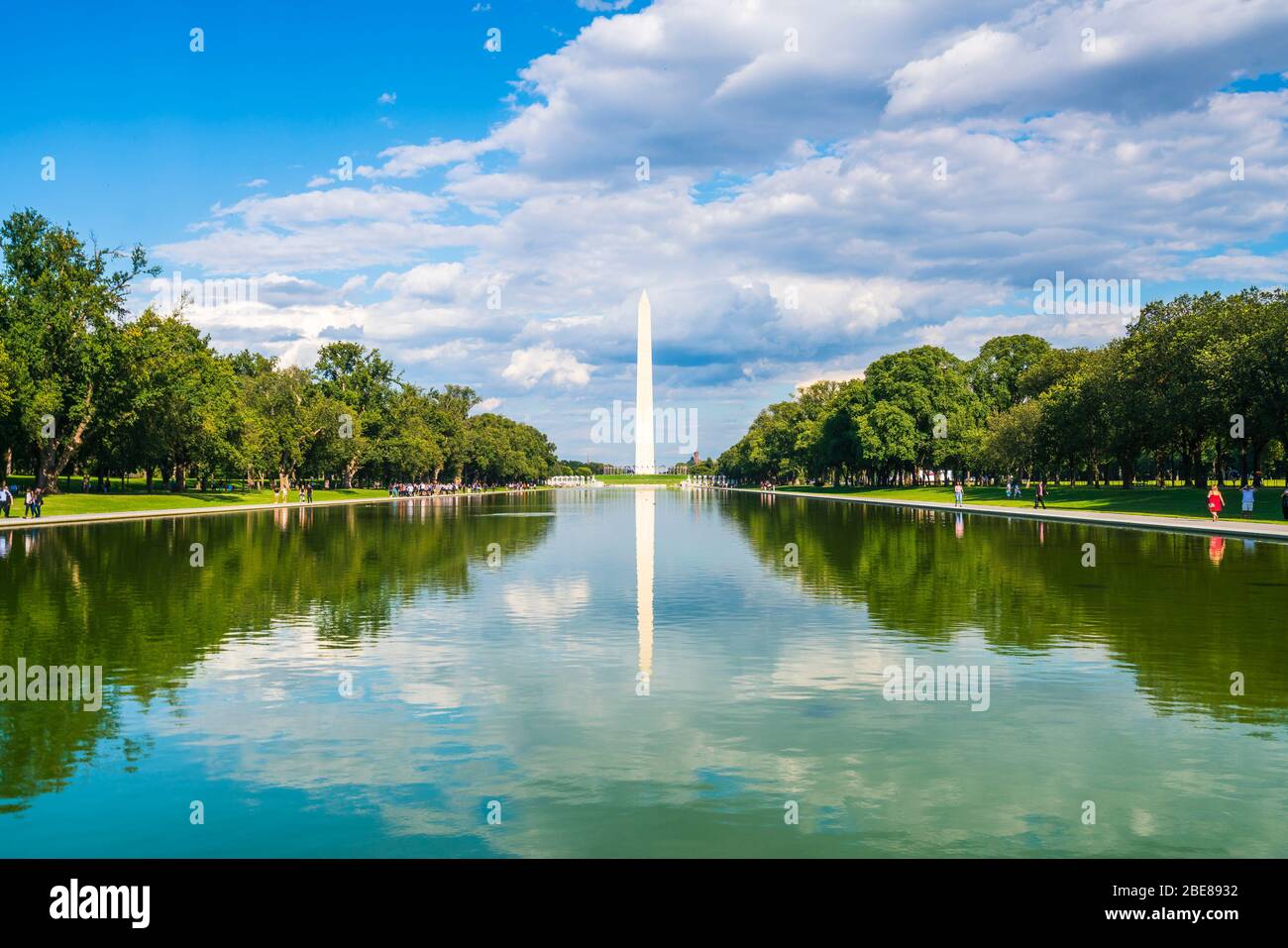 washington dc,Washington monument on sunny day with blue sky background ...