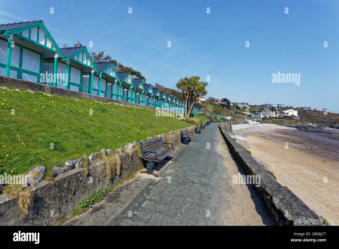 Pictured: The almost deserted Langland Bay near Swansea, Wales, UK.  Re: Easter Holiday Weekend, Covid-19 Coronavirus pandemic, Swasea, UK. Stock Photo