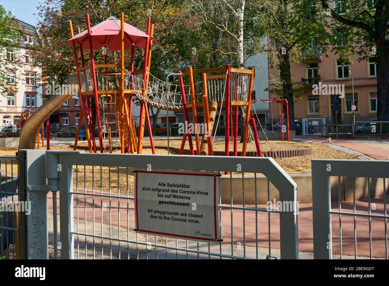 Spielplatz, wegen dem Coronavius geschlossen, Bockenheim, Frankfurt am Main, Deutschland Stock Photo