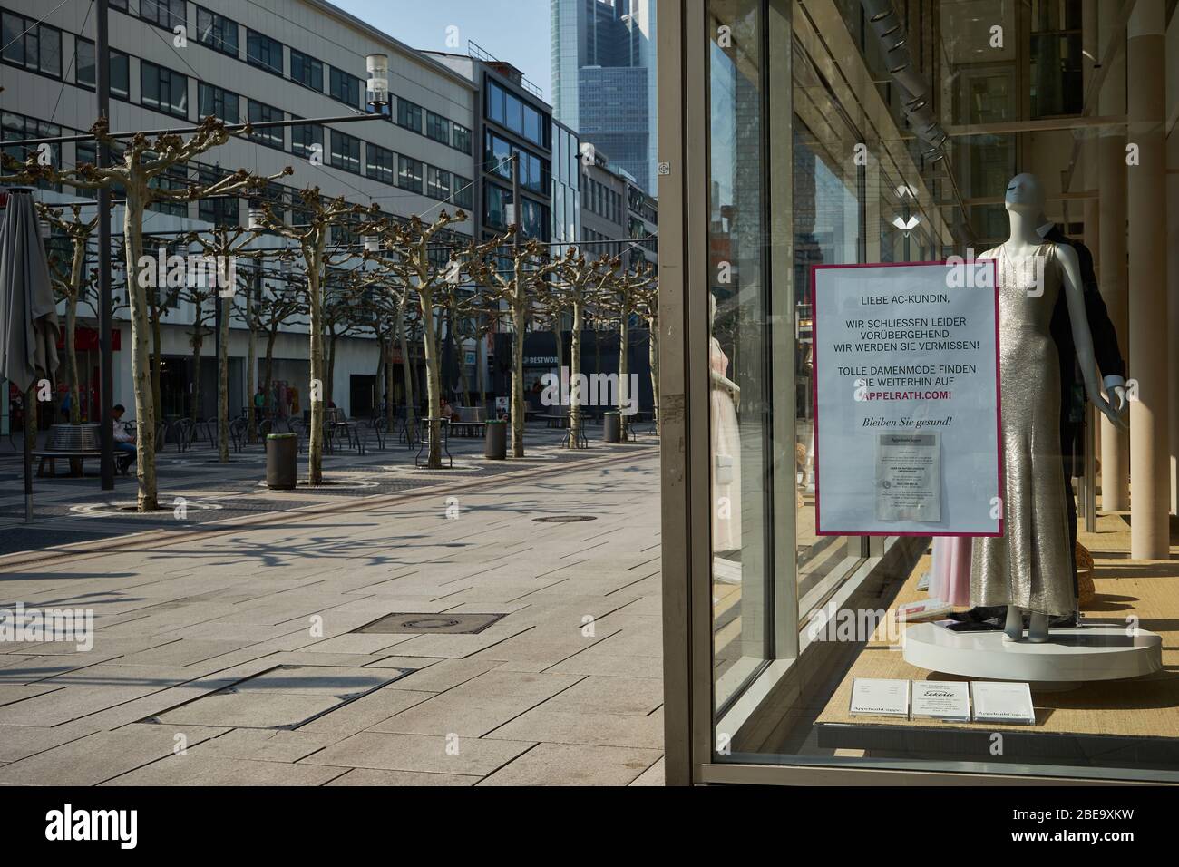 Zeil, wegen dem Coronavirus menschenleer, Innenstadt, Frankfurt am Main, Hessen, Deutschland Stock Photo