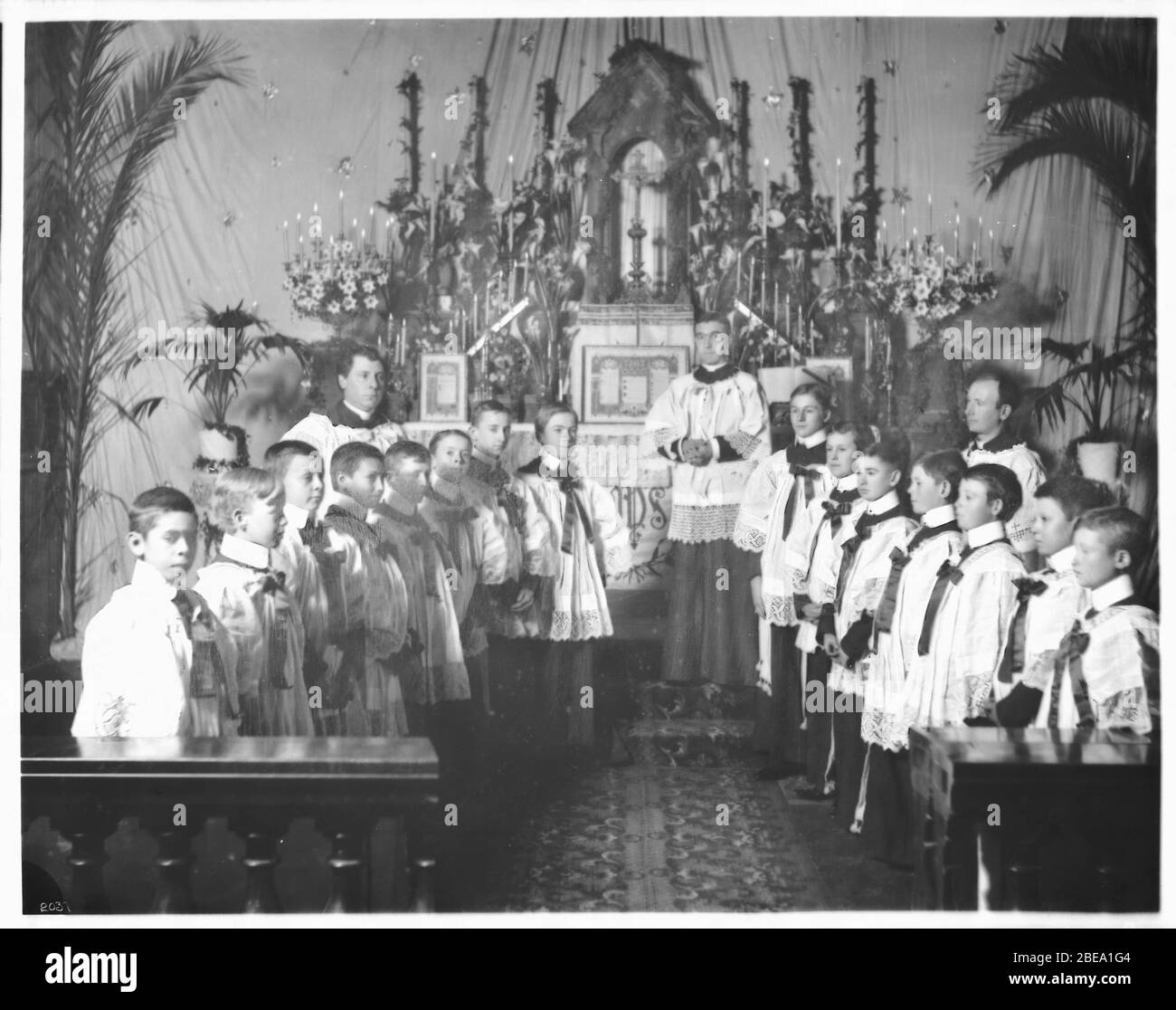 Highly decorated altar hires stock photography and images Alamy