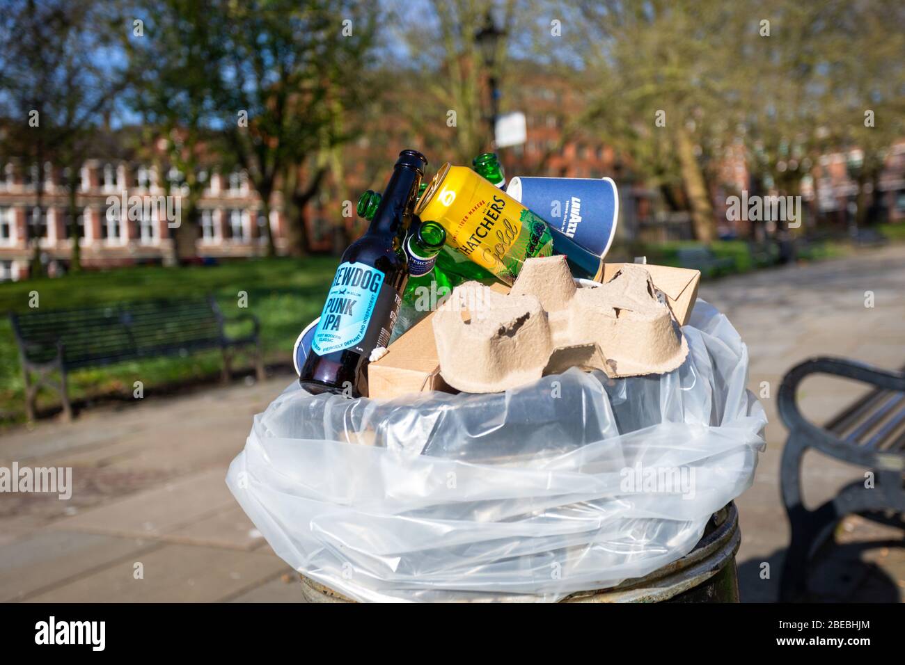 Overfull litter bin hi-res stock photography and images - Alamy
