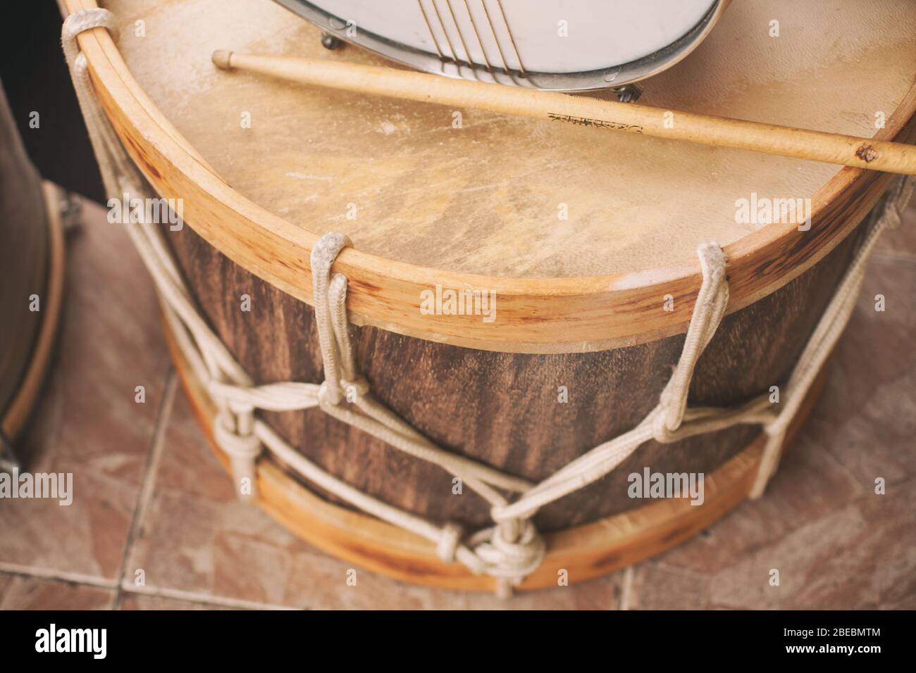 Drum and bass hires stock photography and images Alamy