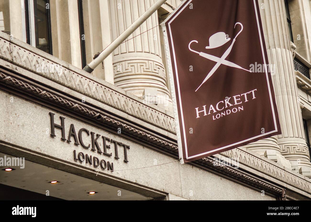 Incorrecto Invitación carga LONDON- APRIL, 2018: Hackett London fashion store exterior logo on Bond  Street, a luxury British fashion brand Stock Photo - Alamy
