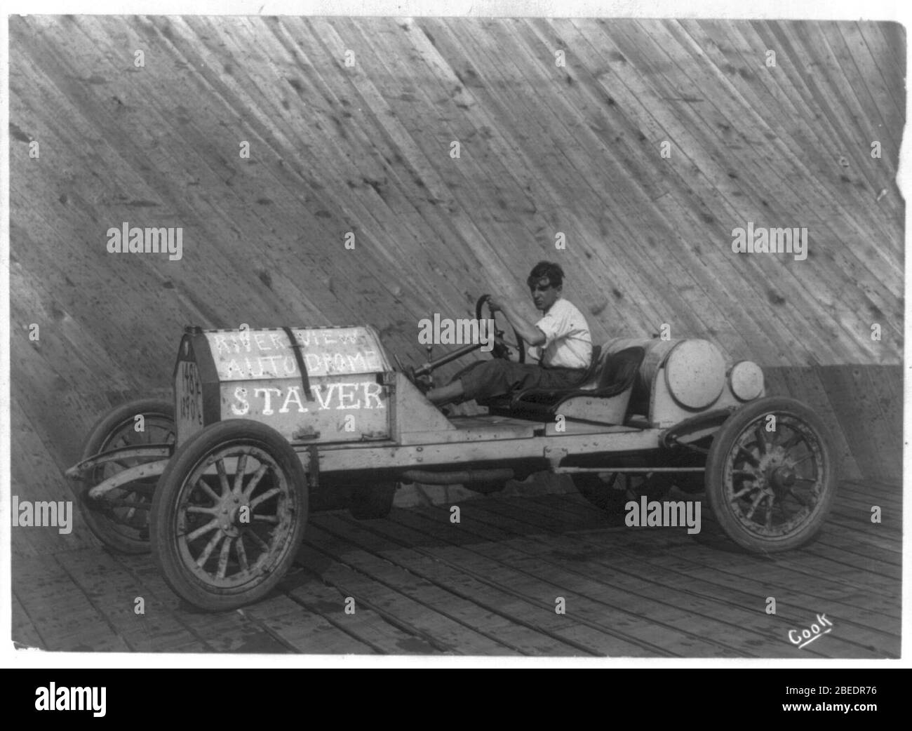 Harry L. Curran in a Staver automobile in the autodrome at Riverview Exposition, Chicago Stock Photo