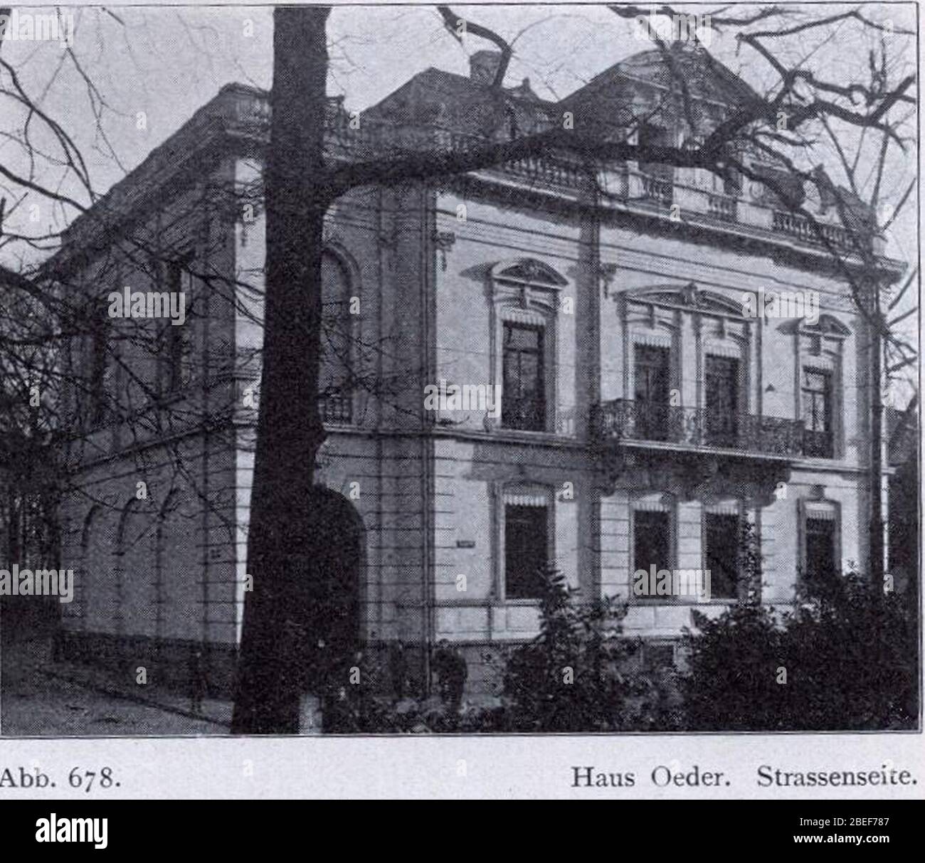 Haus Oeder Jacobistraße Düsseldorf Aesthetic and Utility: The Italianate Atelier