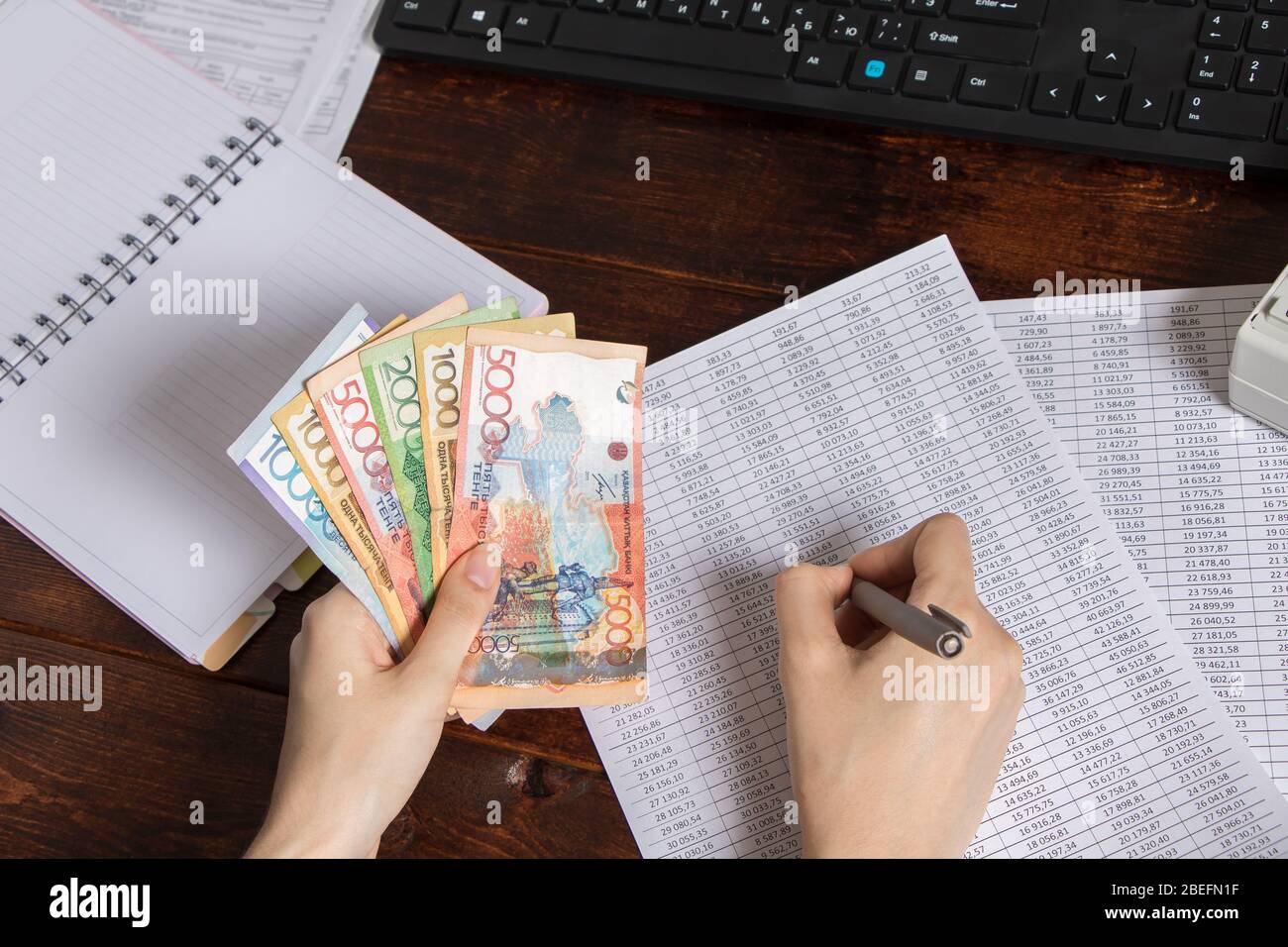 Tenge Note High Resolution Stock Photography And Images Alamy