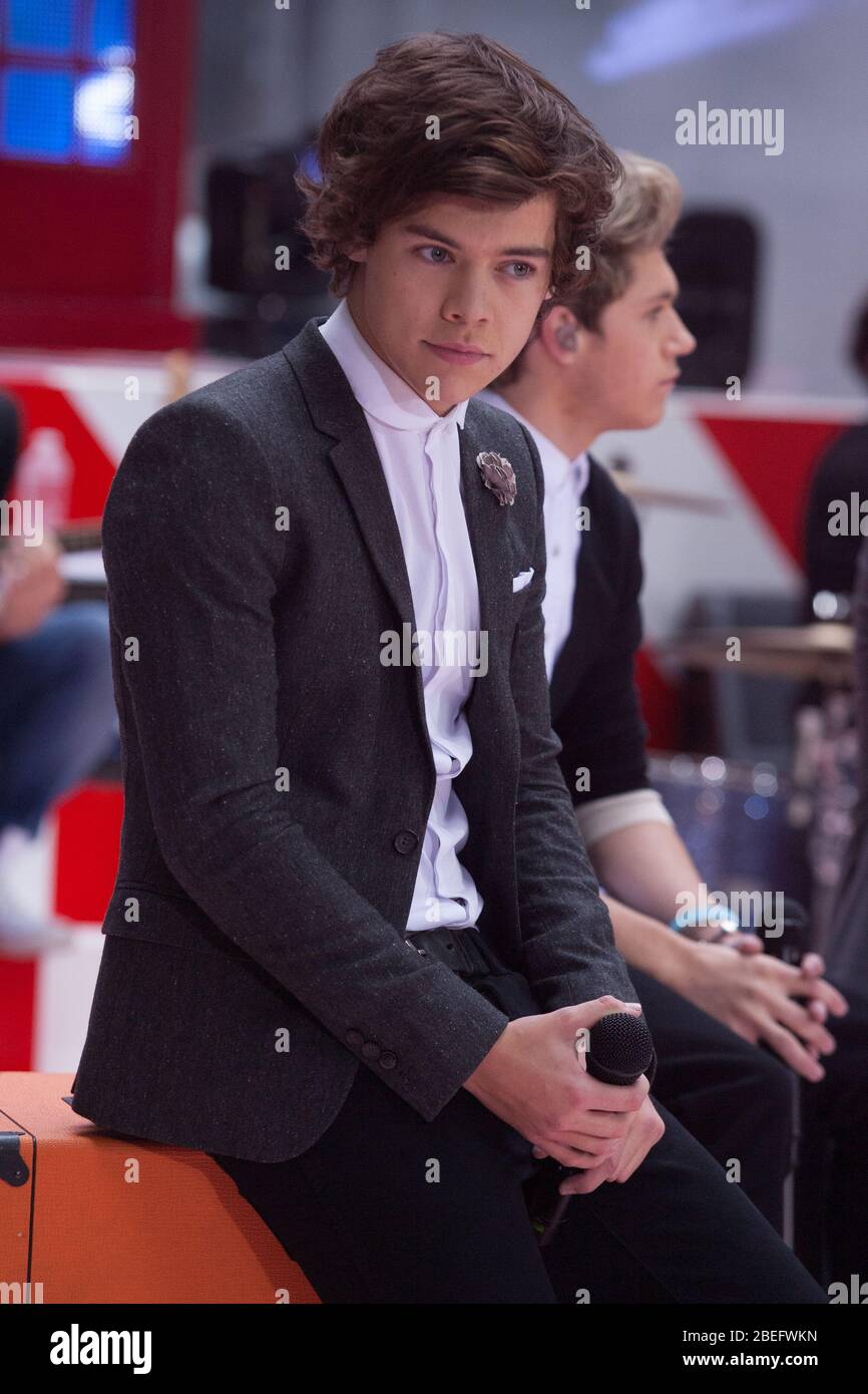 Harry Styles of One Direction performs on NBC's "Today" at Rockefeller Plaza on November 13, 2012 in New York City Stock Photo - Alamy Harry Styles of One Direction performs on NBC's "Today" at Rockefeller Plaza on November 13, 2012 in New York City Stock Photo - Alamy