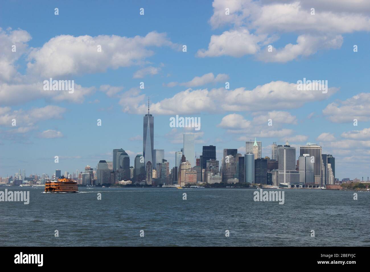 New york harbor skyline hi-res stock photography and images - Alamy