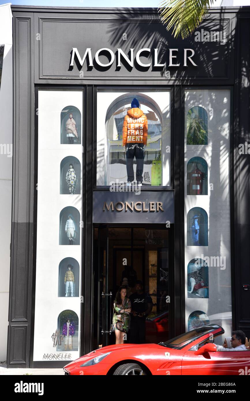BEVERLY HILLS, CA/USA - OCTOBER 29, 2019: Entrance to the exclusive Moncler  store on Rodeo Drive, the most expensive shopping district in the USA Stock  Photo - Alamy