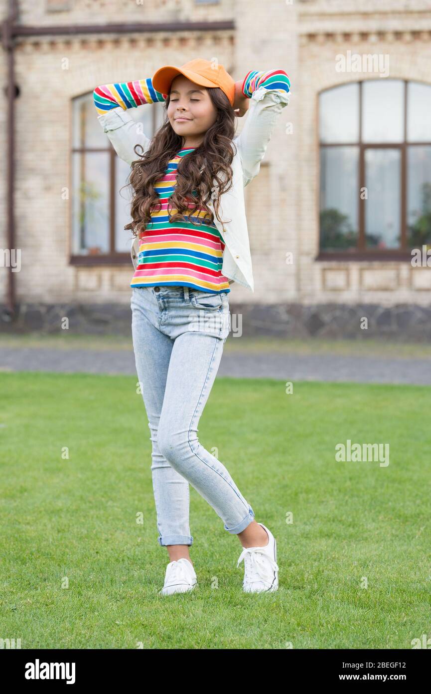 Little girl in spring hairstyle hi-res stock photography and images - Page 9 - Alamy Little girl in spring hairstyle hi-res stock photography and images - Page 9 - Alamy