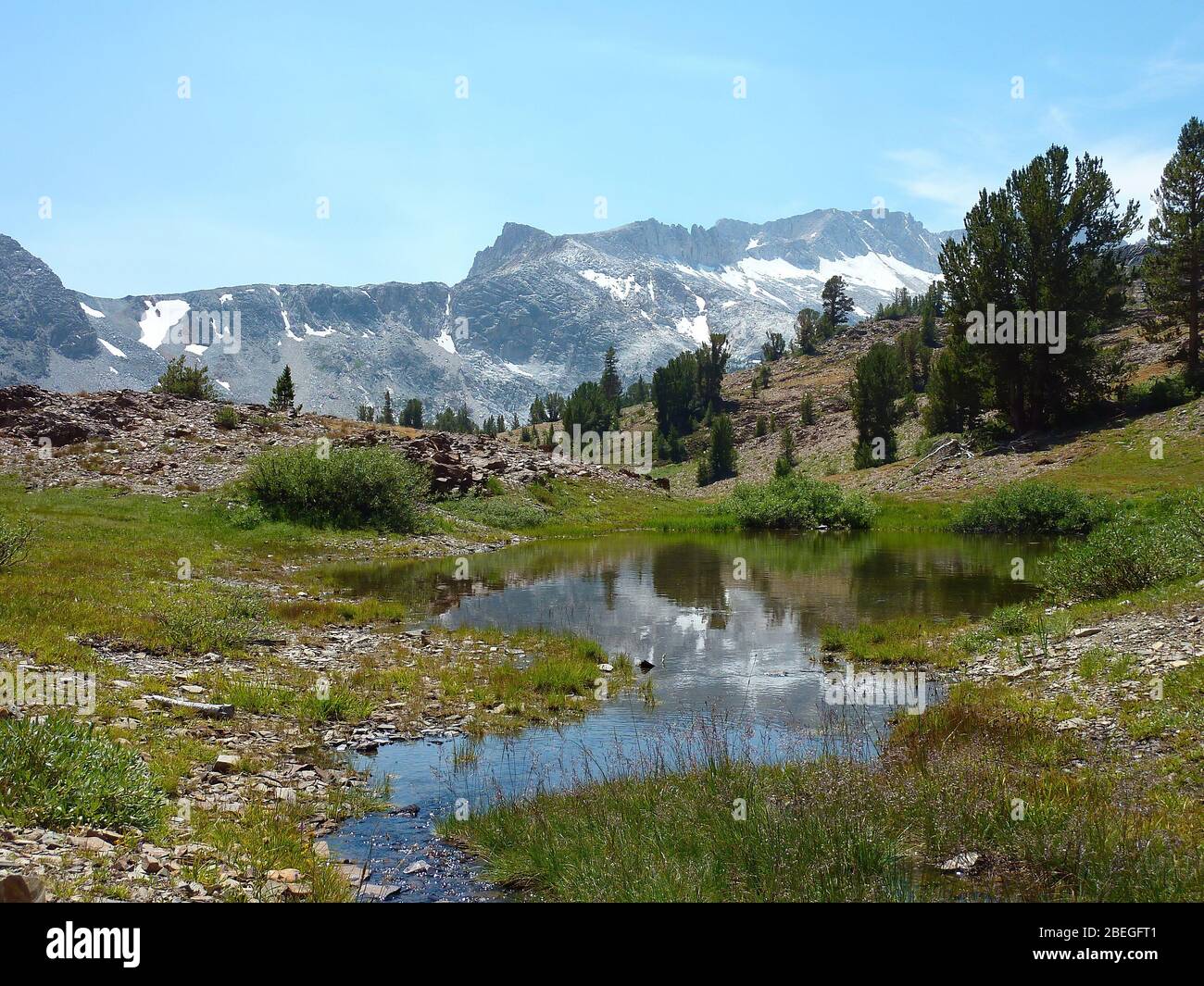 Sunny view of the Lee Vining Creek at California Stock Photo Alamy
