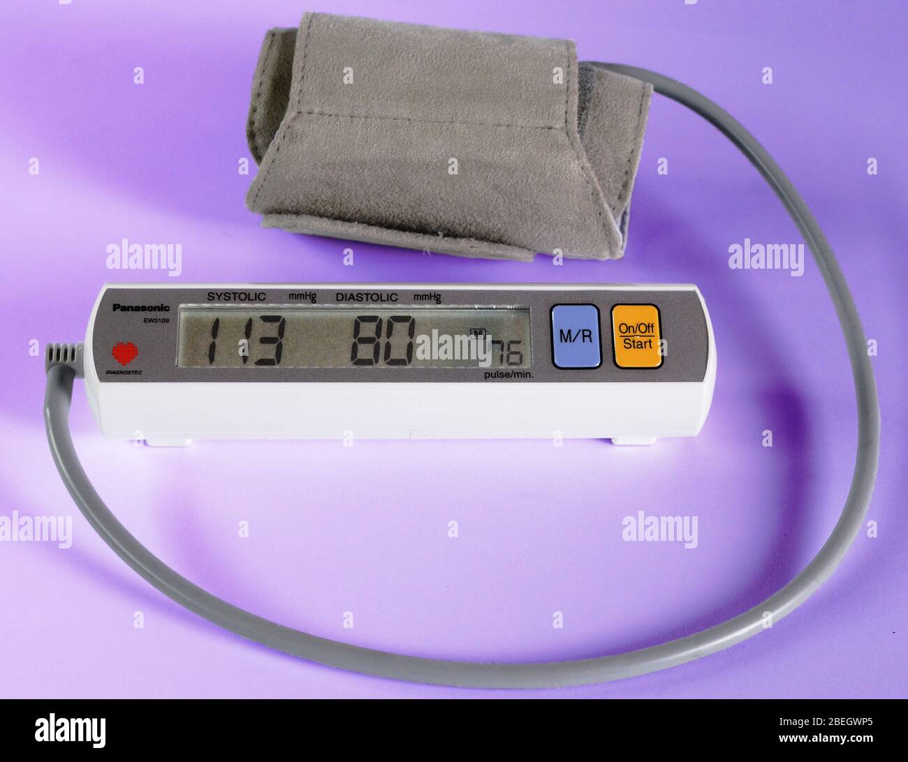 Sphygmomanometer digital hi-res stock photography and images - Alamy