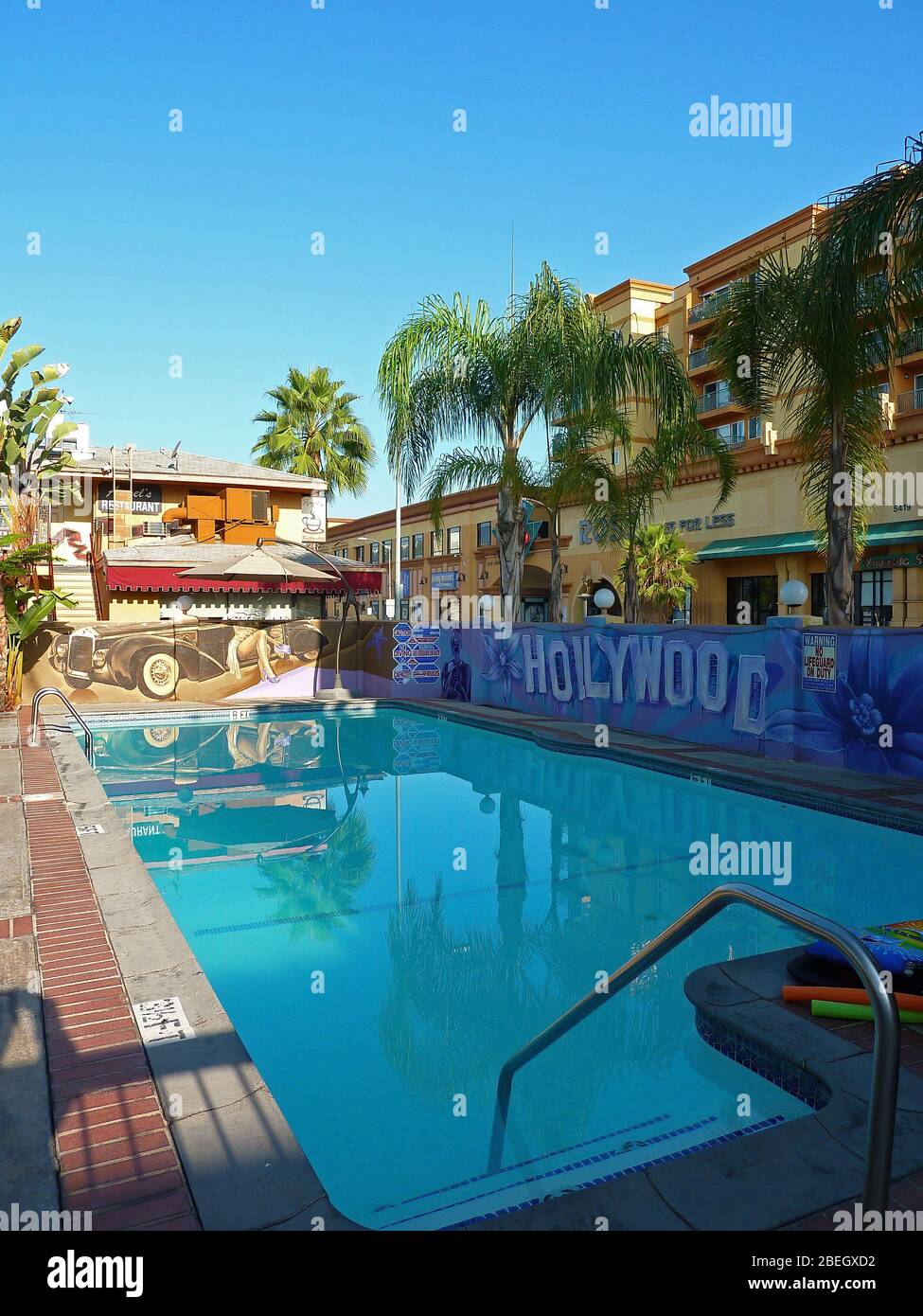 Los Angeles, AUG 21, 2009 Sunny view of a motel at Hollywood area Stock Photo Alamy