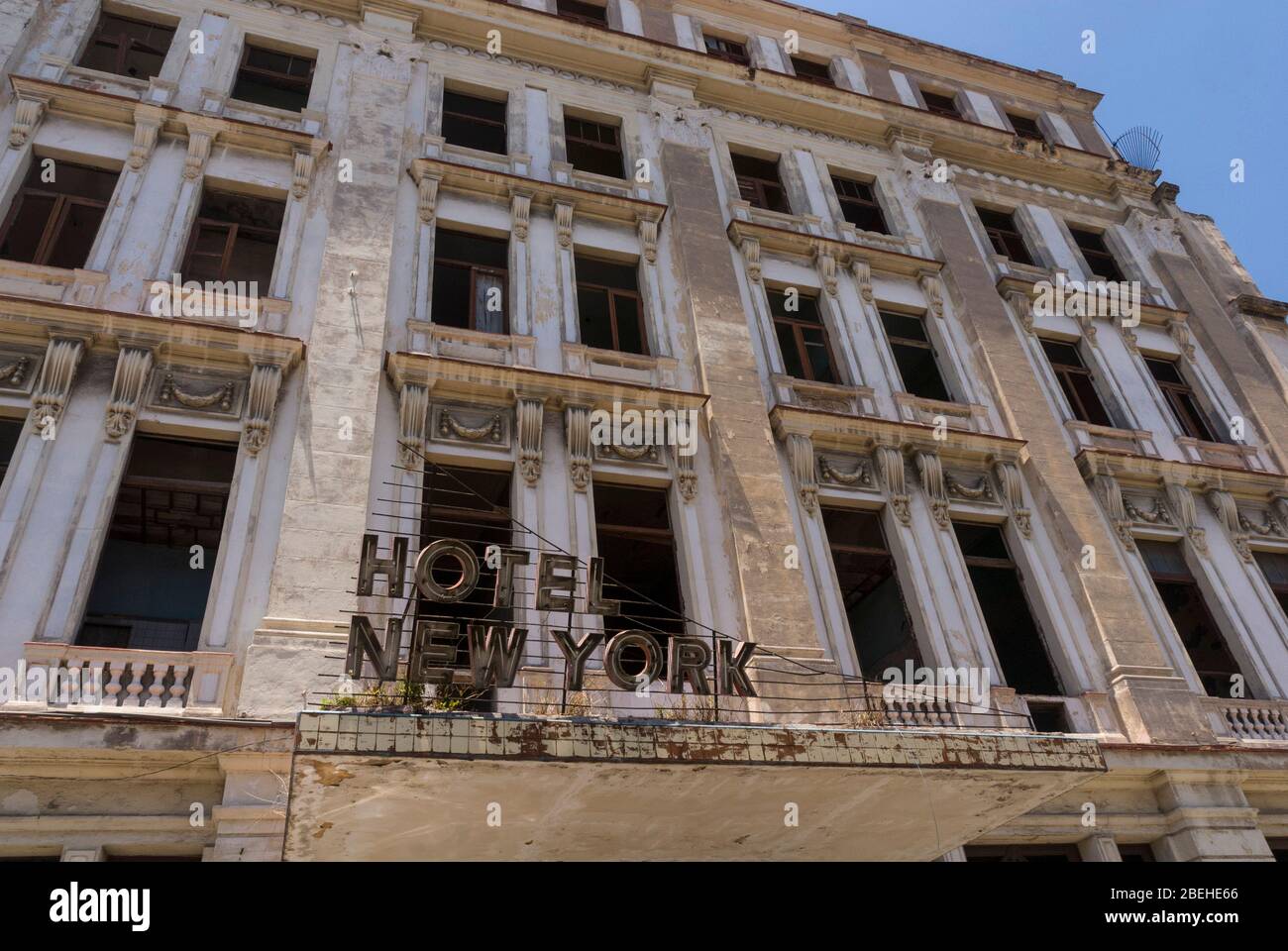New York Hotel, abandoned building. La Habana. Cuba Stock Photo
