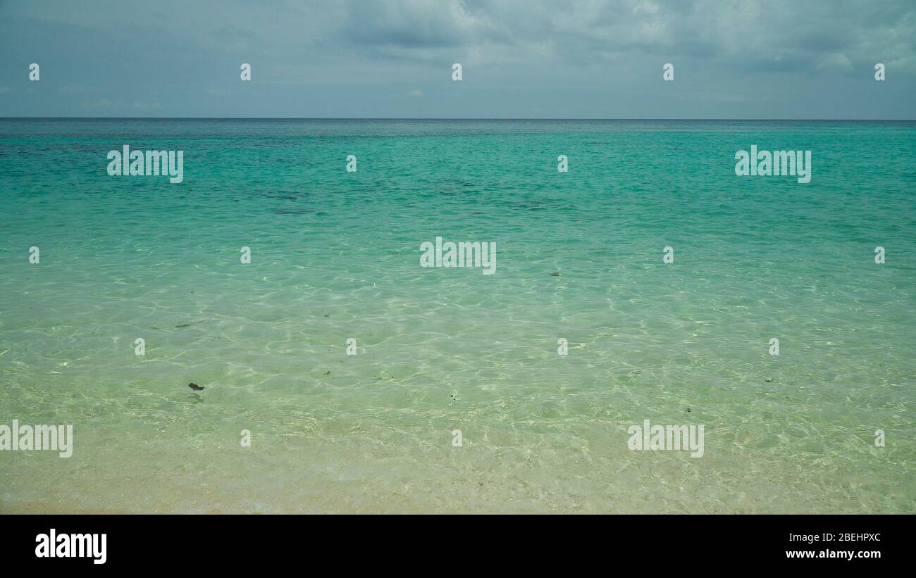 Tropical beach sea waves turquoise hi-res stock photography and images ...