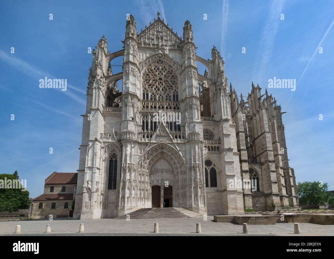 The Cathedral of Saint Peter of Beauvais (Cathédrale Saint-Pierre de Beauvais)  Roman Catholic church of the Gothic style - Beauvais, France. Stock Photo