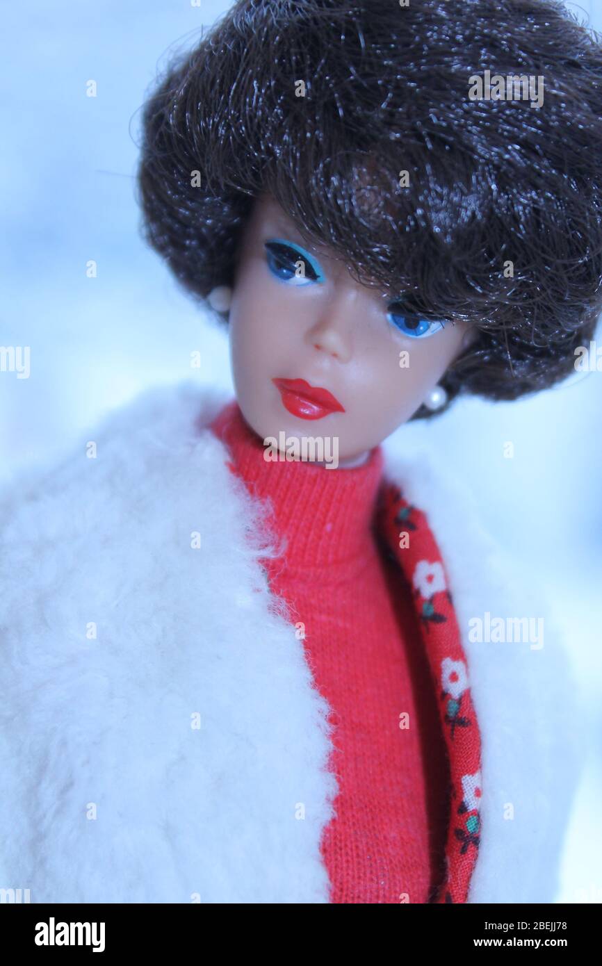 Barbie #850 Bubblecut BBC (1961-1967) in #942 Ice Breaker (1962-1964 Stock  Photo - Alamy