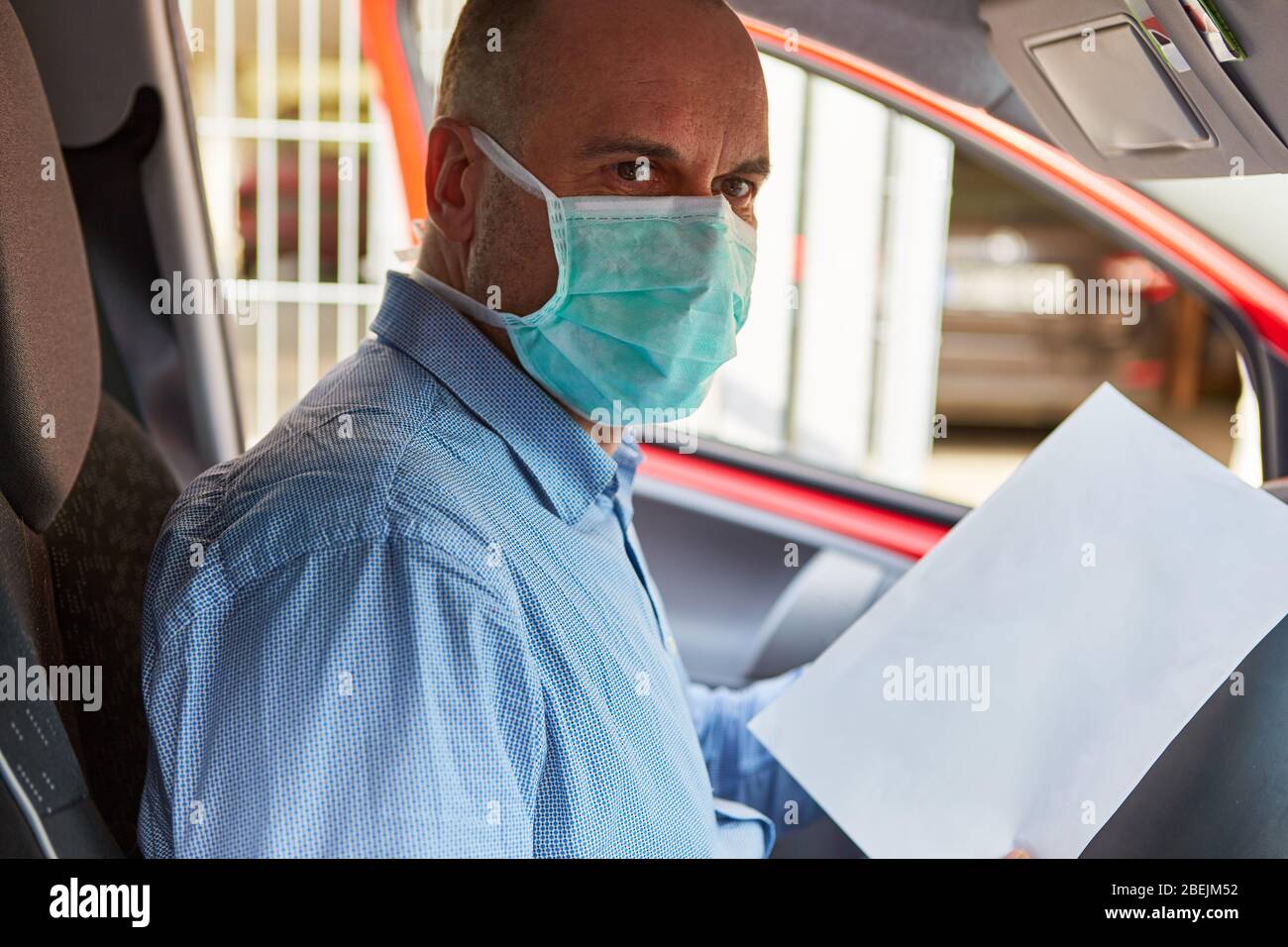 Senior citizen driving car hi-res stock photography and images - Alamy