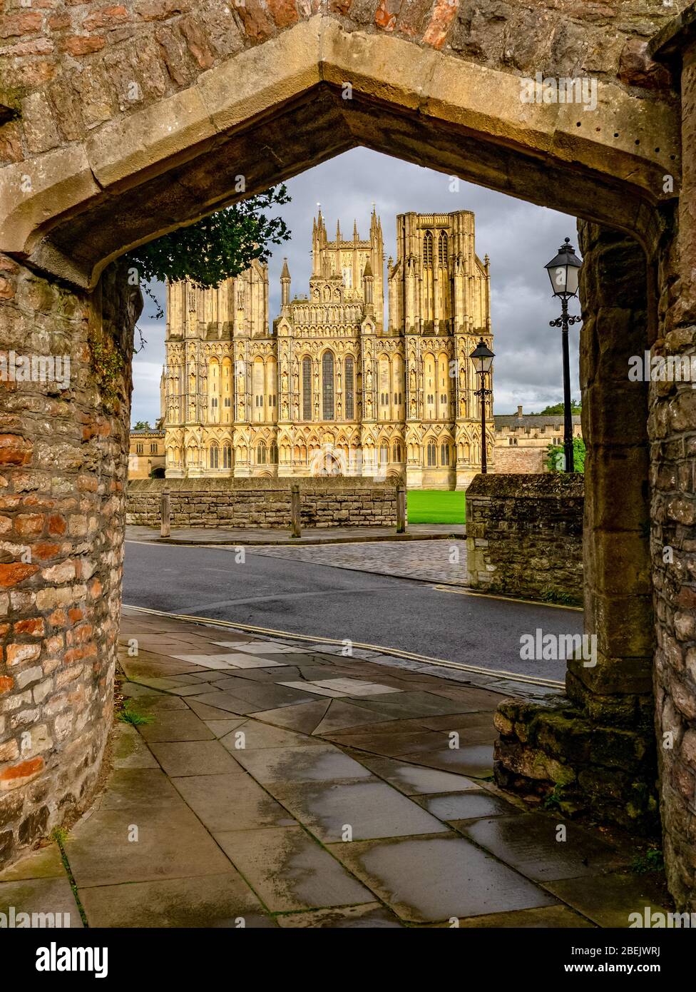 Wells cathedral carvings hi-res stock photography and images - Alamy