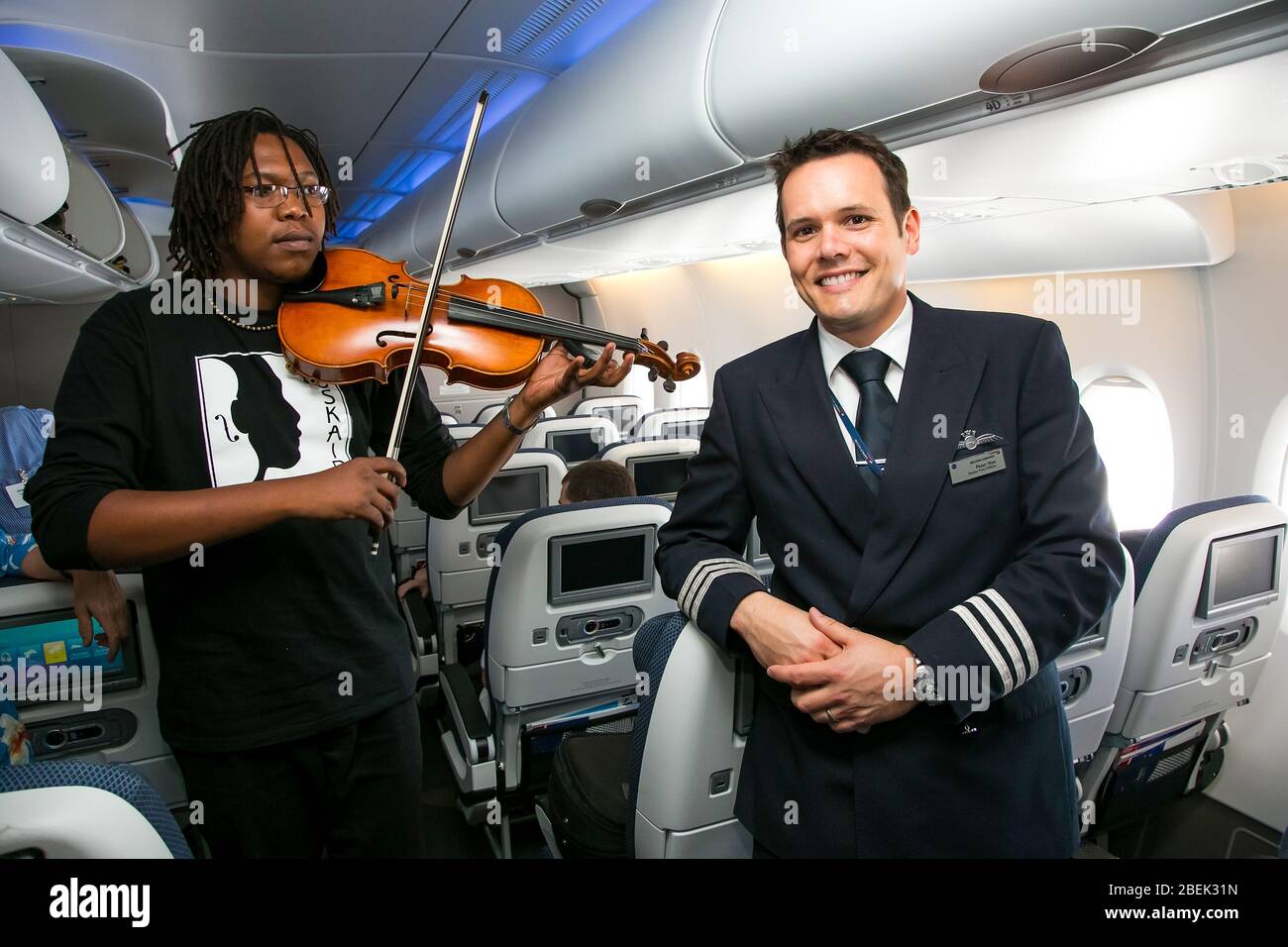 South african airways cabin crew hi-res stock photography and images ...