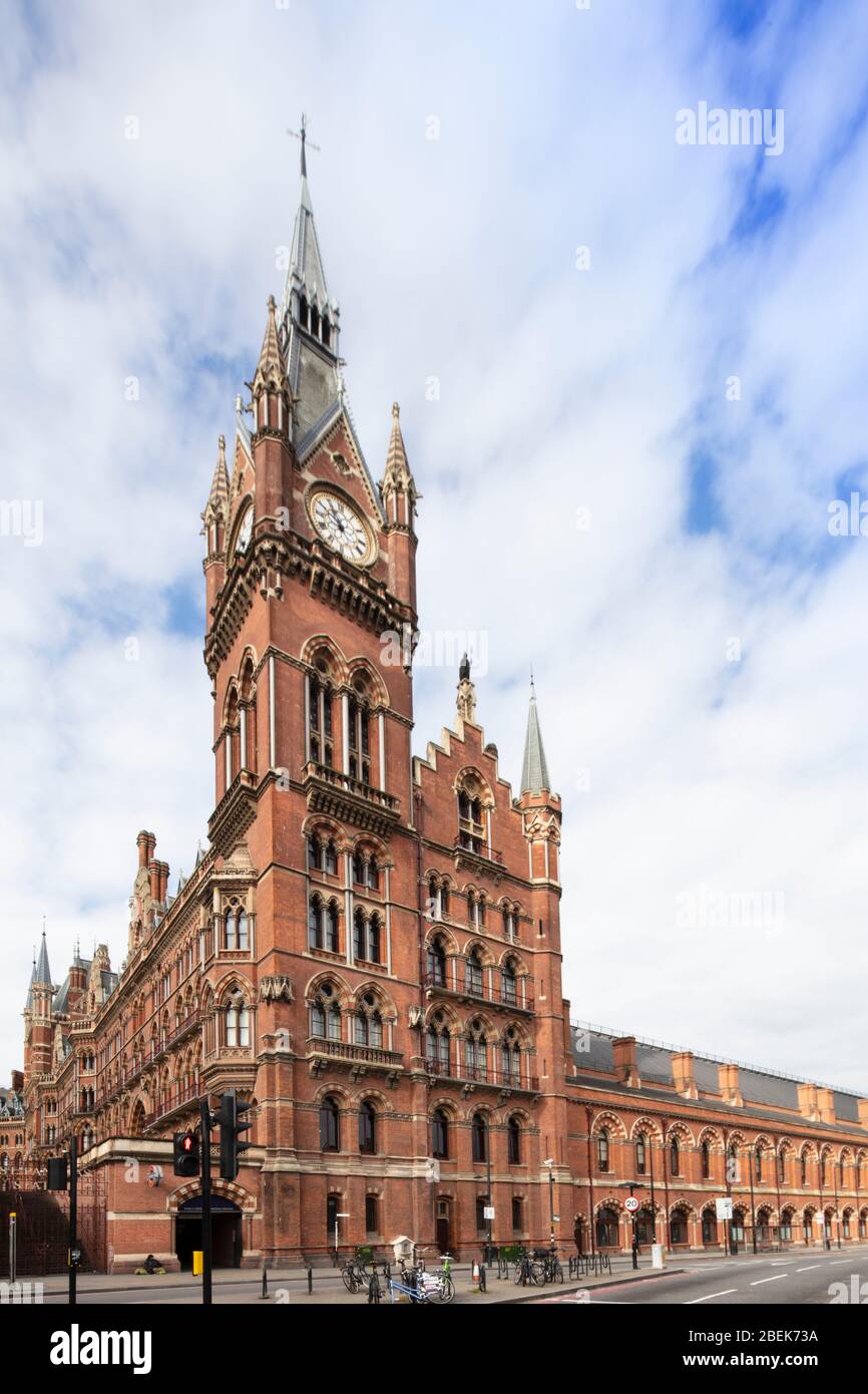 UK, London. Exterior of St. Pancras International Railway station (London's Eurostar Terminus) by George Gilbert  Scott and William Henry Barlow Stock Photo