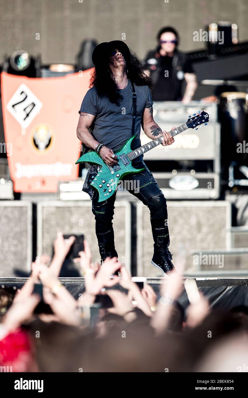 Odense, Denmark. 06th, June 2018. The American rock band Guns N' Roses  performs a live concert at Dyrskuepladsen in Odense. Here guitarist Slash  is seen live on stage. (Photo credit: Gonzales Photo -