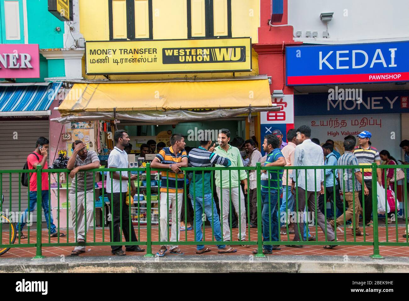 Street life in singapore hi-res stock photography and images - Alamy