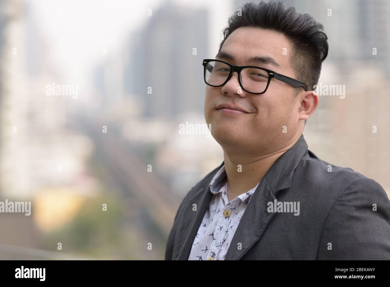 Chubby man in eyeglasses hi-res stock photography and images - Alamy