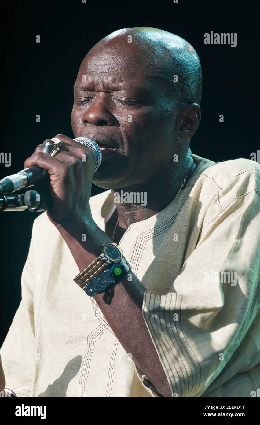 Omar pene singing hires stock photography and images Alamy