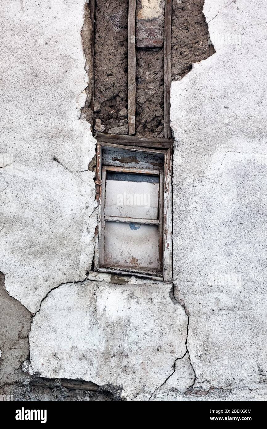 Dirty walls hires stock photography and images Alamy