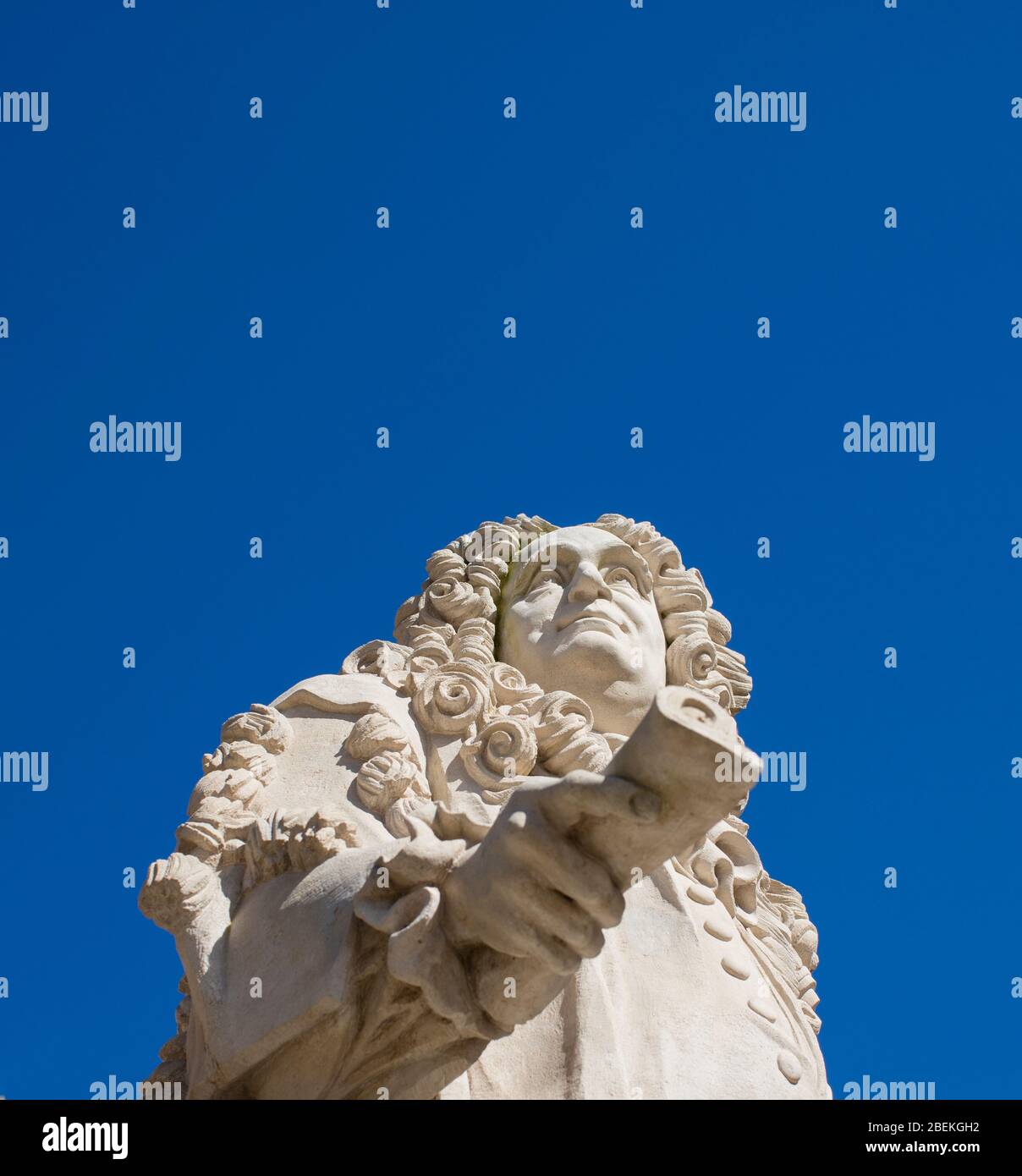 Statue of Sir Hans Sloane, 1st Baronet, PRS FRS in Duke of York Square, near Sloane Square, Kensington, London, UK; sculpted by Simon Smith, 2005 Stock Photo