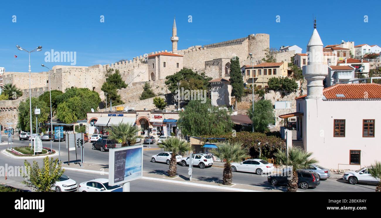 Çesme, Turkey - a splendid village on the Aegean coast of Turkey, Çesme presents a wonderful wonderful Old Town, highlighted by the imposing fortress Stock Photo