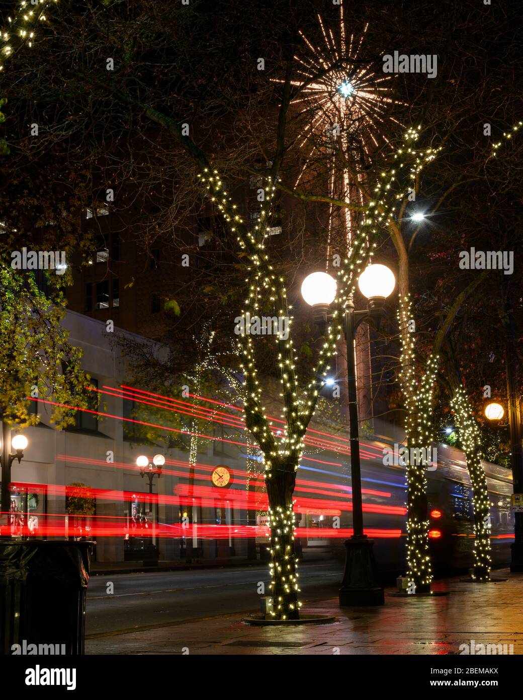 Macy's Star with night scene in downtown Seattle Stock Photo Alamy