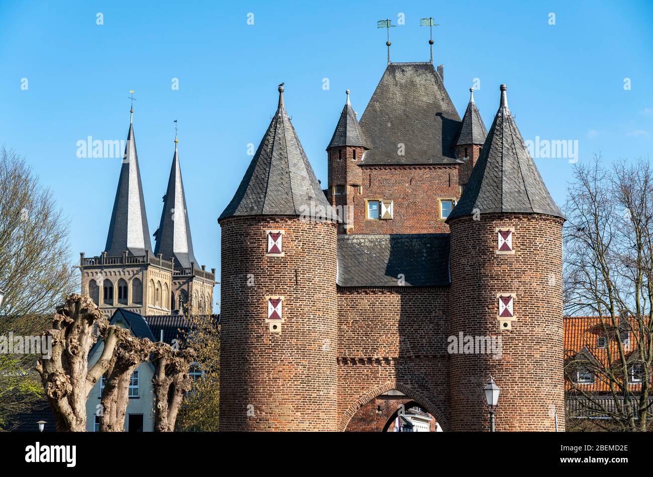 Cathedral and Klever Tor, double gate in Xanten, outer gate, with the owl towers, Lower Rhine, Germany, Stock Photo