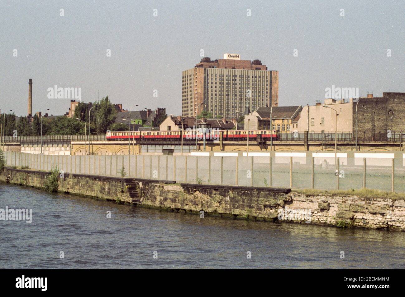 A S-Bahn in East Berlin near the Charite hospital in 1989 Stock Photo -  Alamy, image size:1300x956
