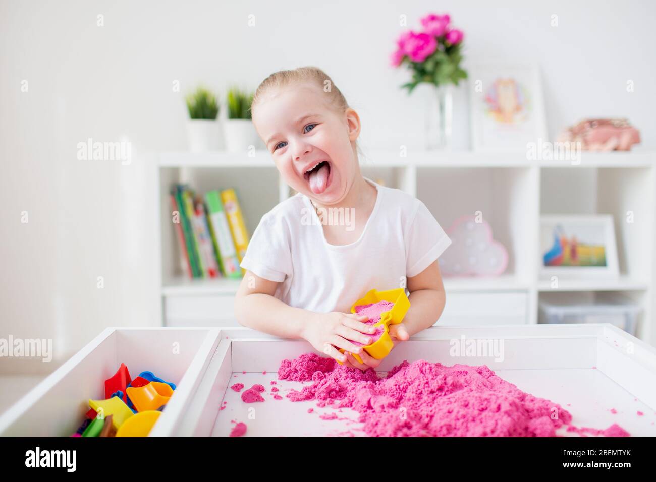 kinetic sand activity table uk
