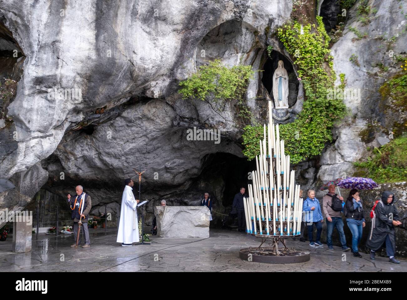 Lourdes france grotto hires stock photography and images Alamy