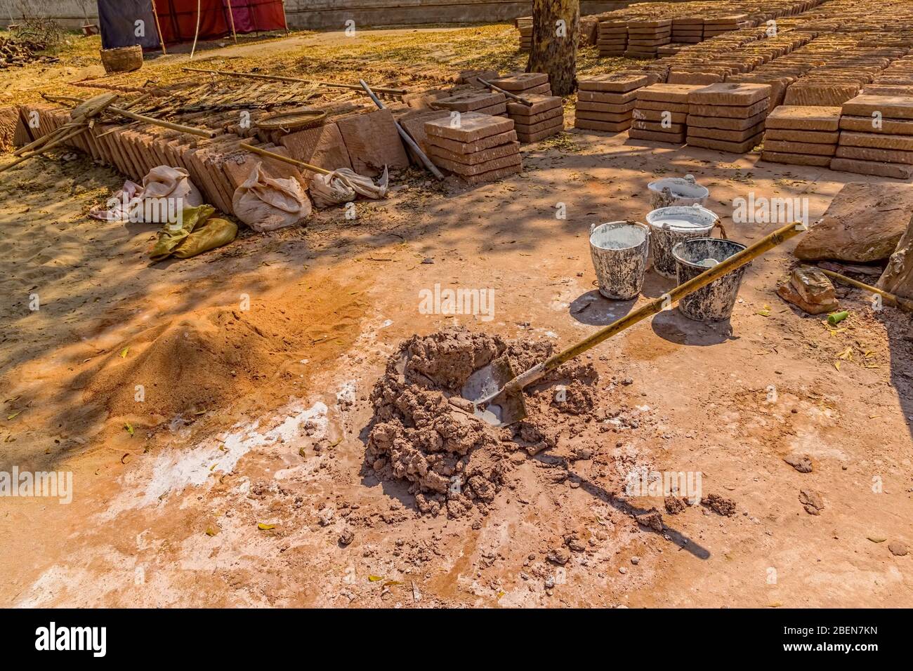 Shovel and dirt Stock Photo Alamy