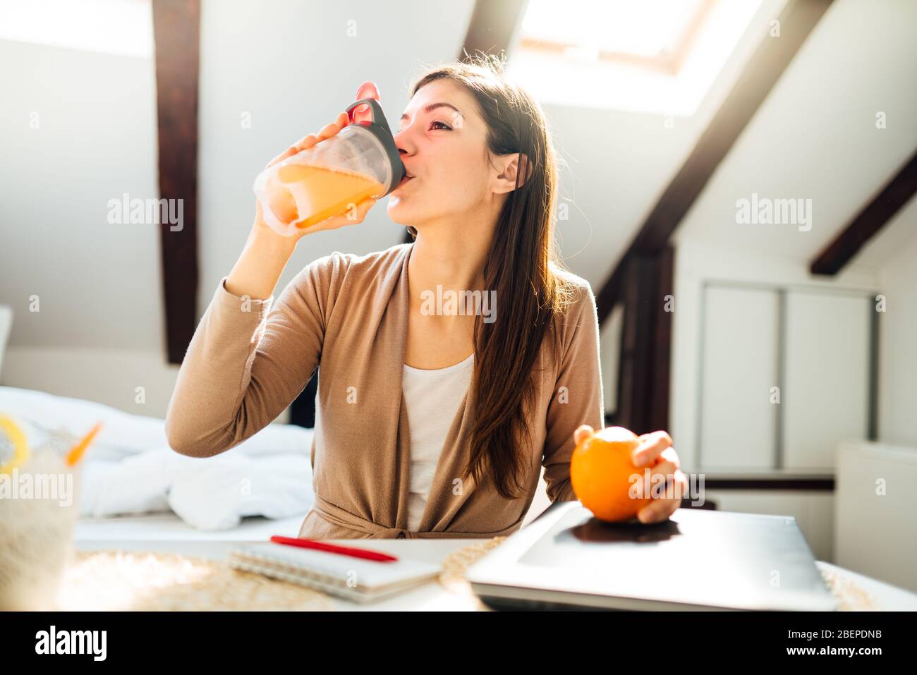 Liquid meal replacement hires stock photography and images Alamy