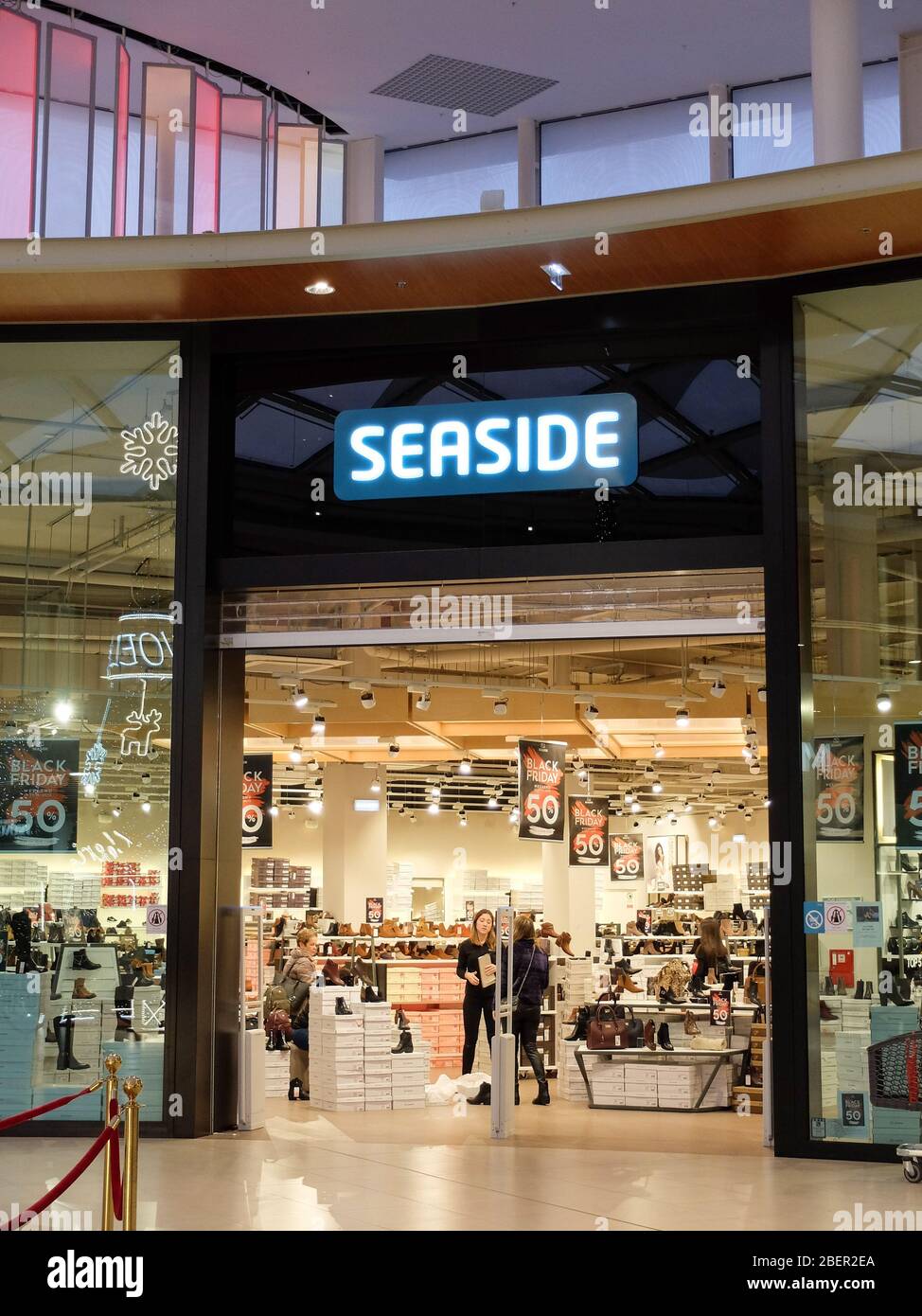 Seaside storefront. Seaside is a clothing store Stock Photo - Alamy