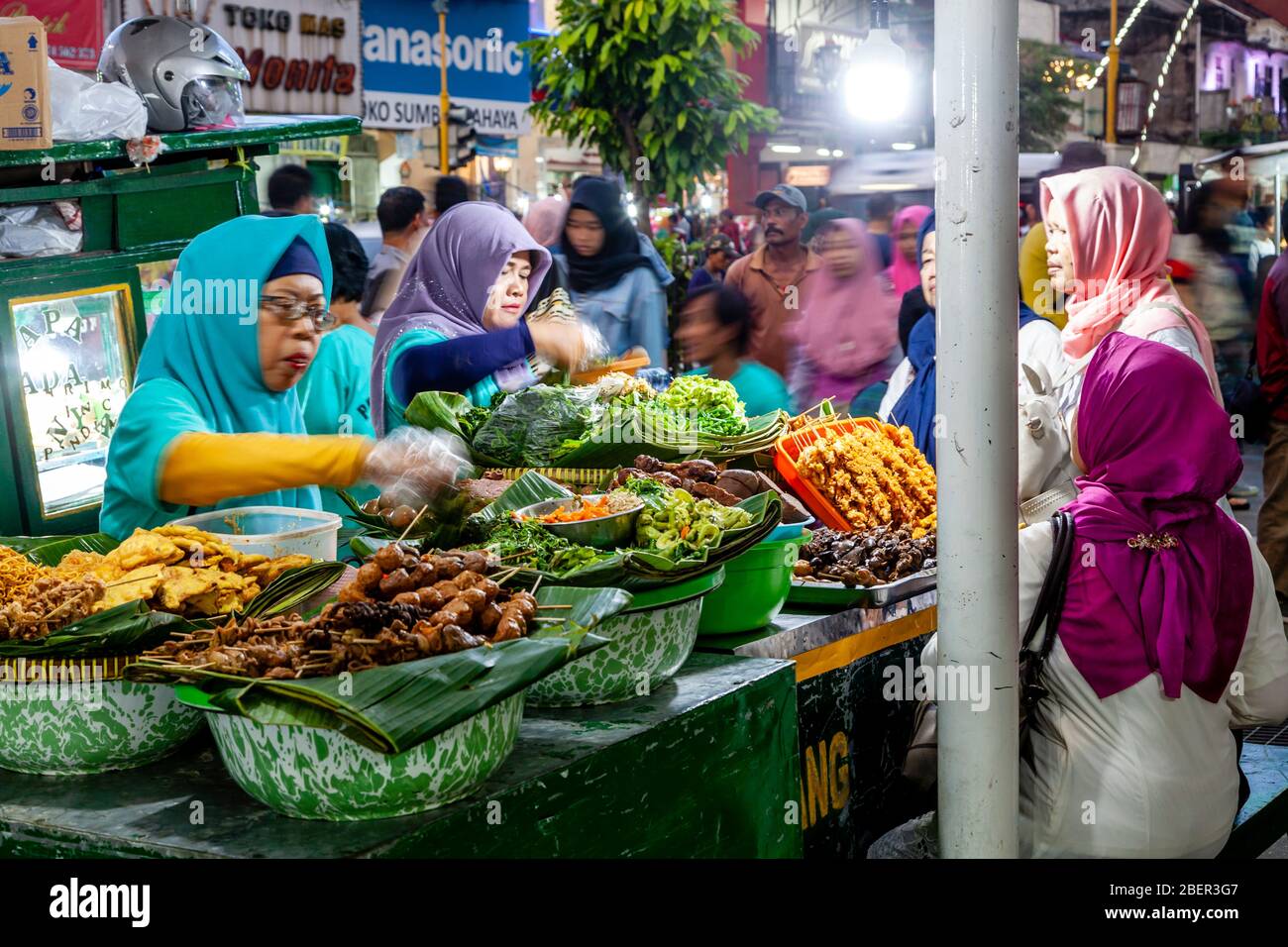 Street food stall indonesia hi-res stock photography and images - Alamy
