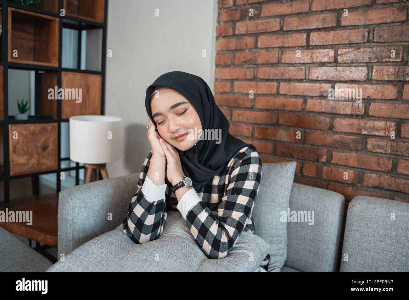 close up happy beautiful muslim hijab woman Stock Photo - Alamy