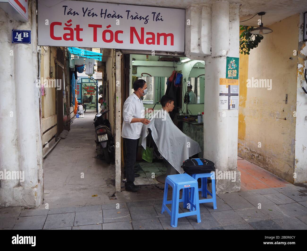 Open Air Barber High Resolution Stock Photography and Images - Alamy