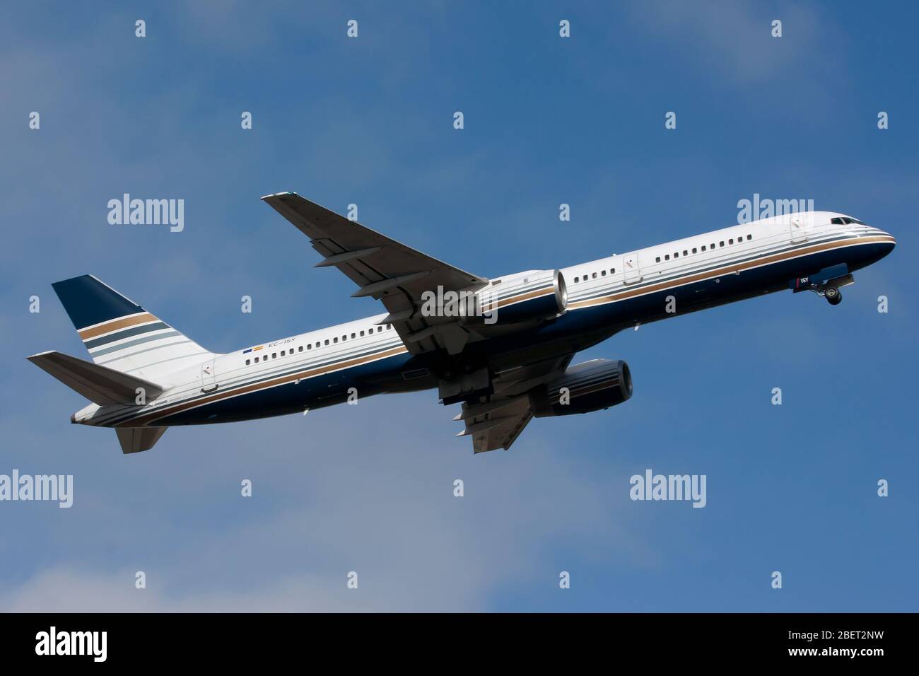 Lisbon, Portugal. 15th May, 2013. A Privilege Style Boeing 757-200 takes off from Lisbon Delgado airport. Credit: Fabrizio Gandolfo/SOPA Images/ZUMA Wire/Alamy Live News Stock Photo