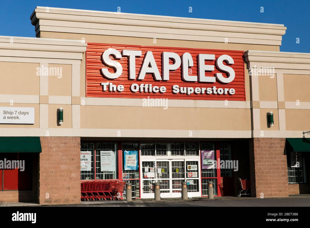 Staples store hires stock photography and images Alamy