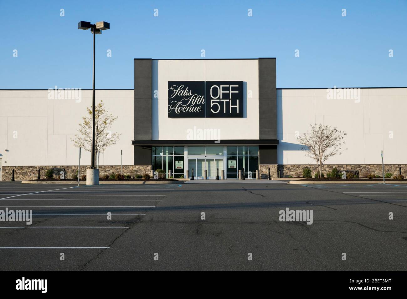 Saks 5th avenue hi-res stock photography and images - Alamy